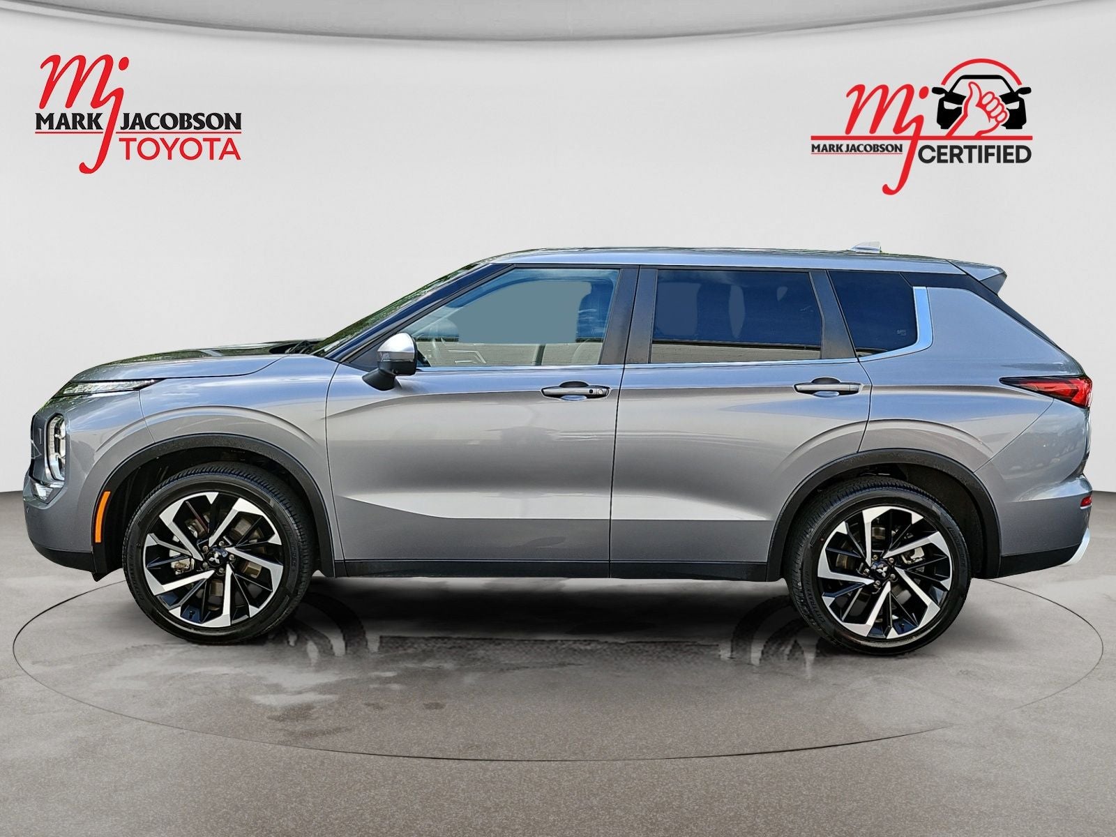 2023 Mitsubishi Outlander SE