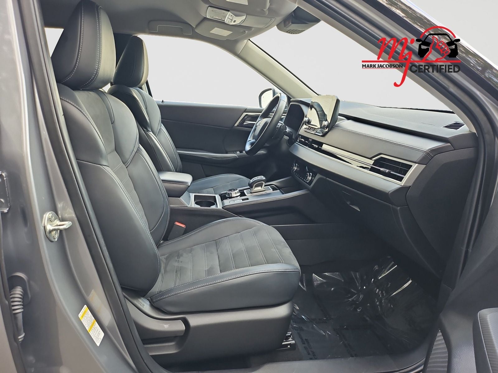 2023 Mitsubishi Outlander SE