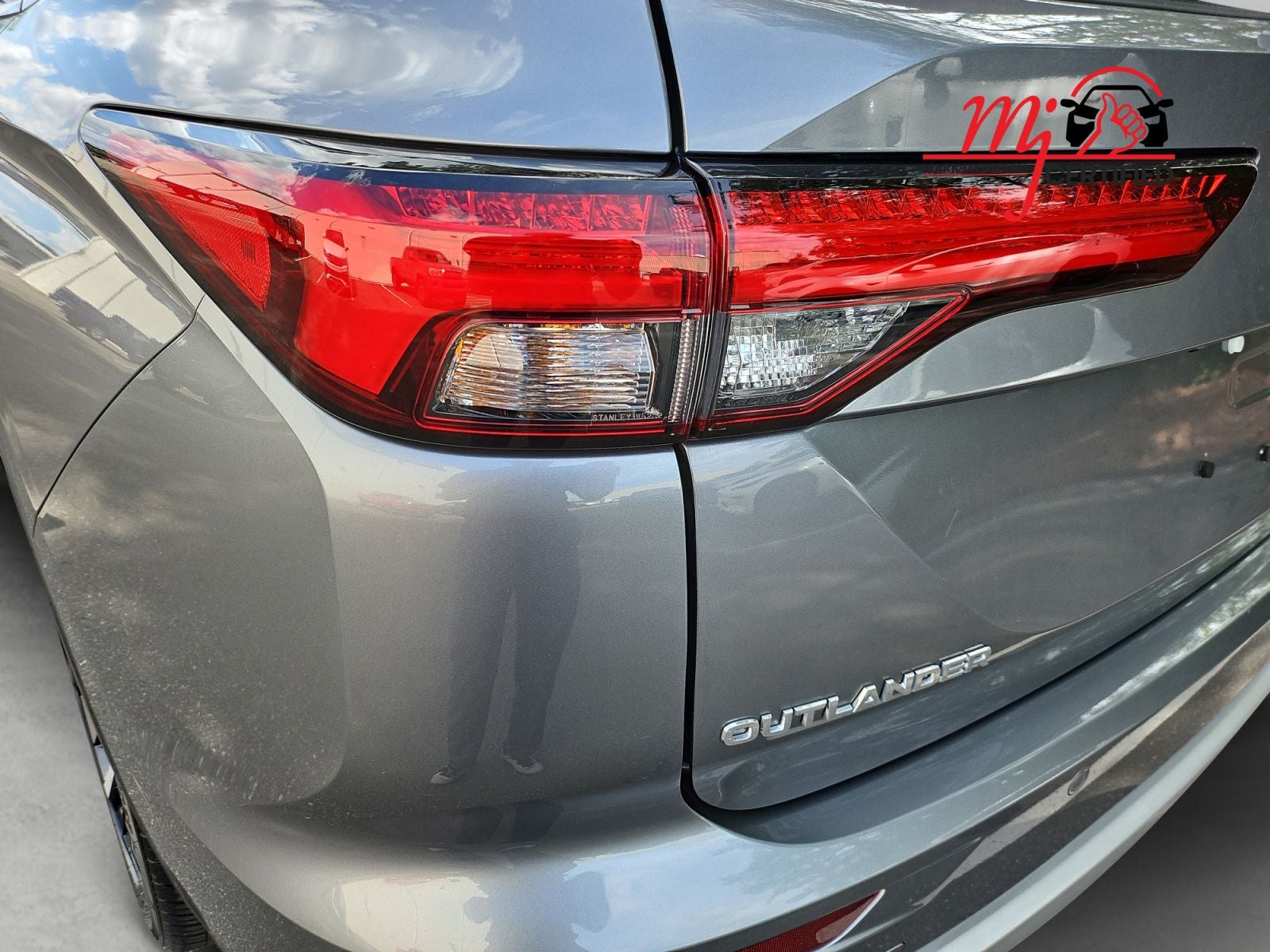 2023 Mitsubishi Outlander SE