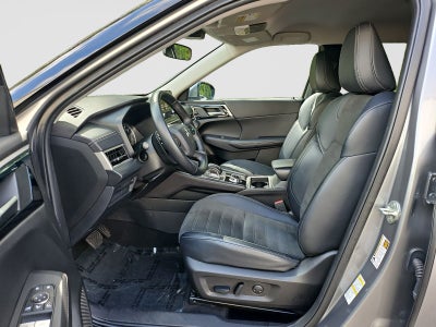 2023 Mitsubishi Outlander SE