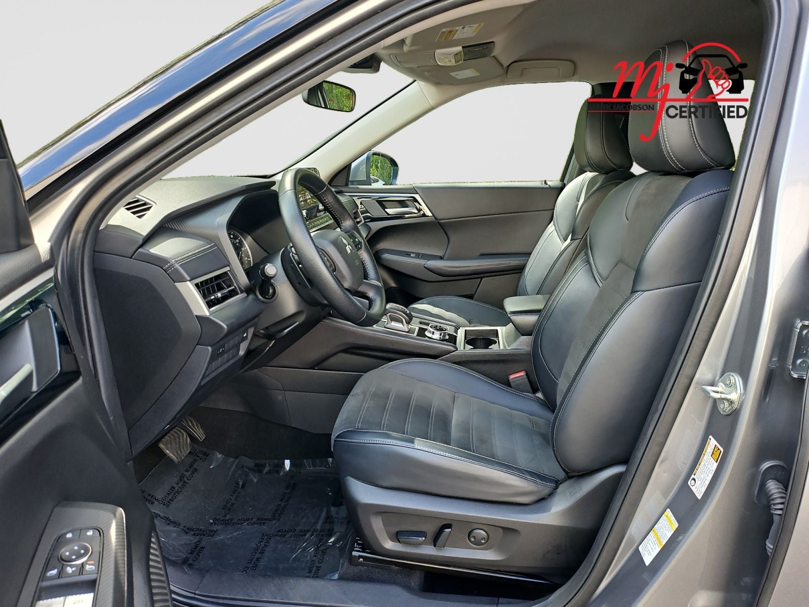 2023 Mitsubishi Outlander SE