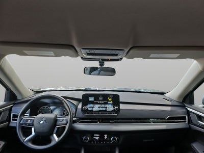 2023 Mitsubishi Outlander SE
