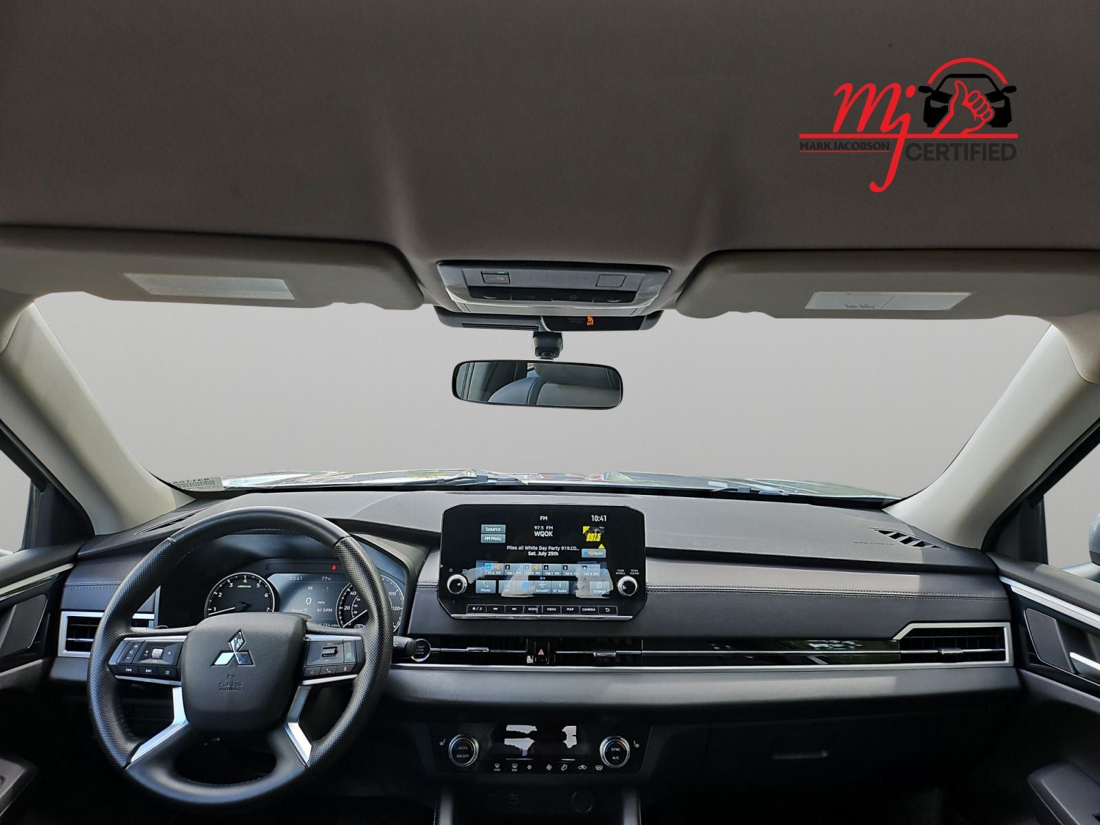 2023 Mitsubishi Outlander SE