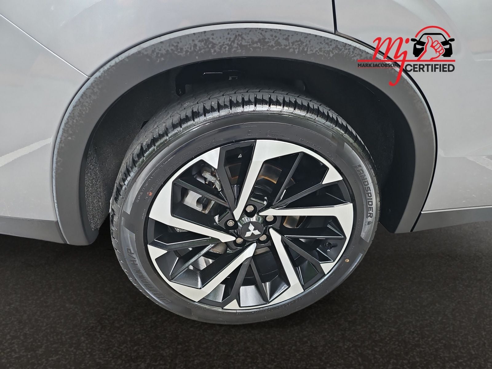 2023 Mitsubishi Outlander SE