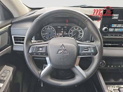 2023 Mitsubishi Outlander SE