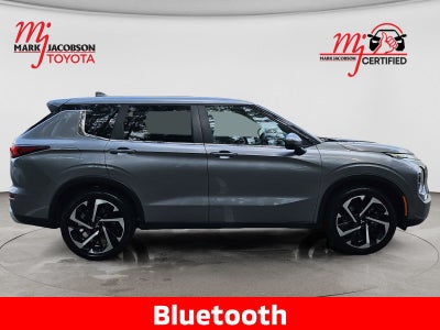 2023 Mitsubishi Outlander SE