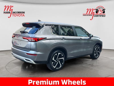 2023 Mitsubishi Outlander SE