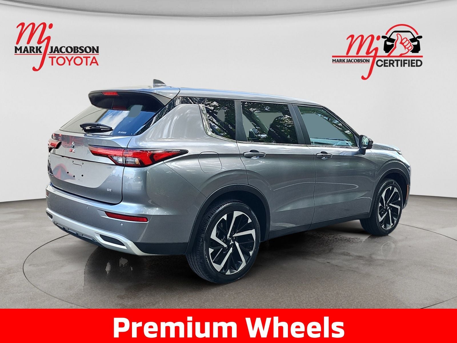 2023 Mitsubishi Outlander SE