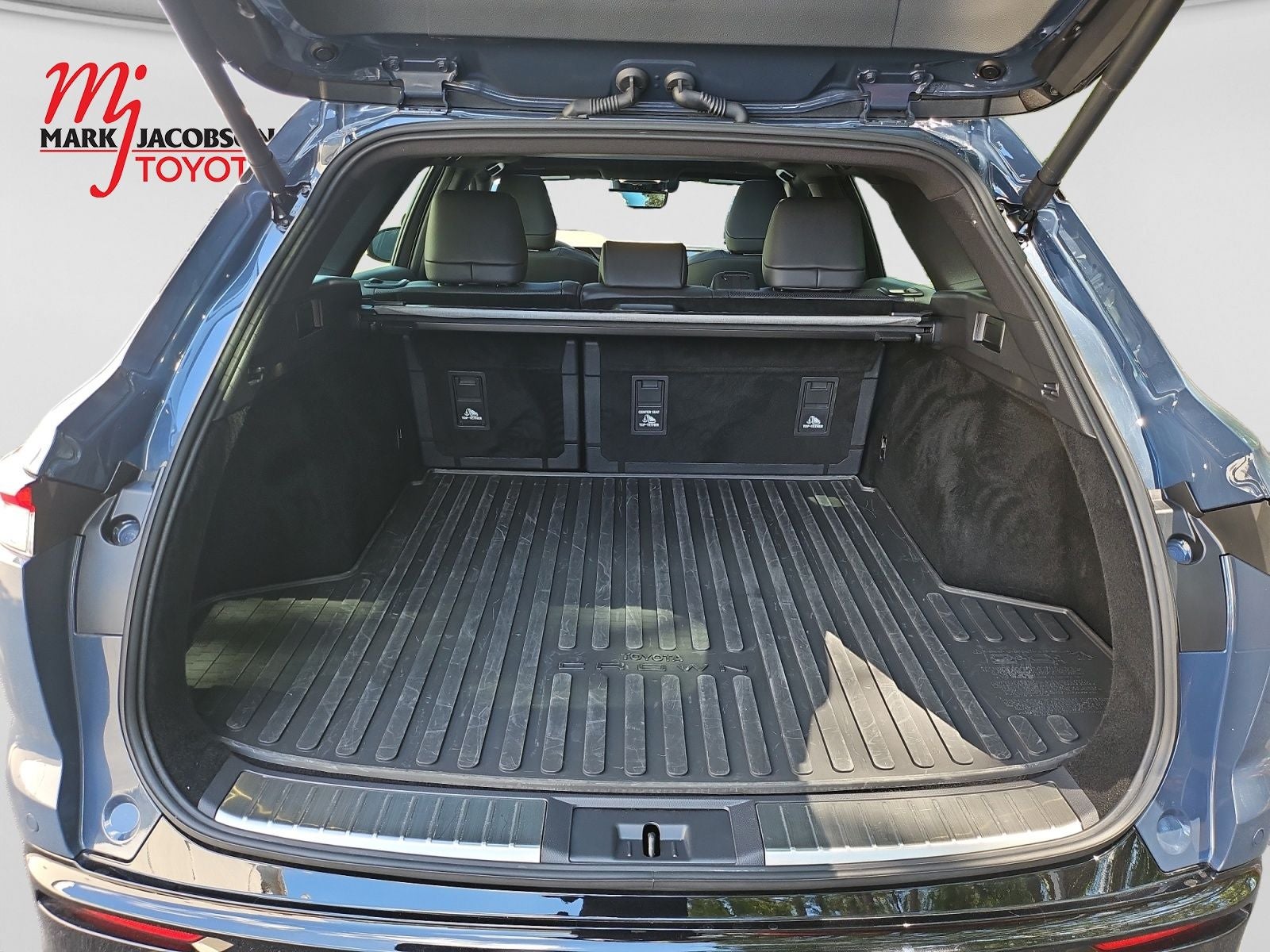 2025 Toyota Crown Signia Limited