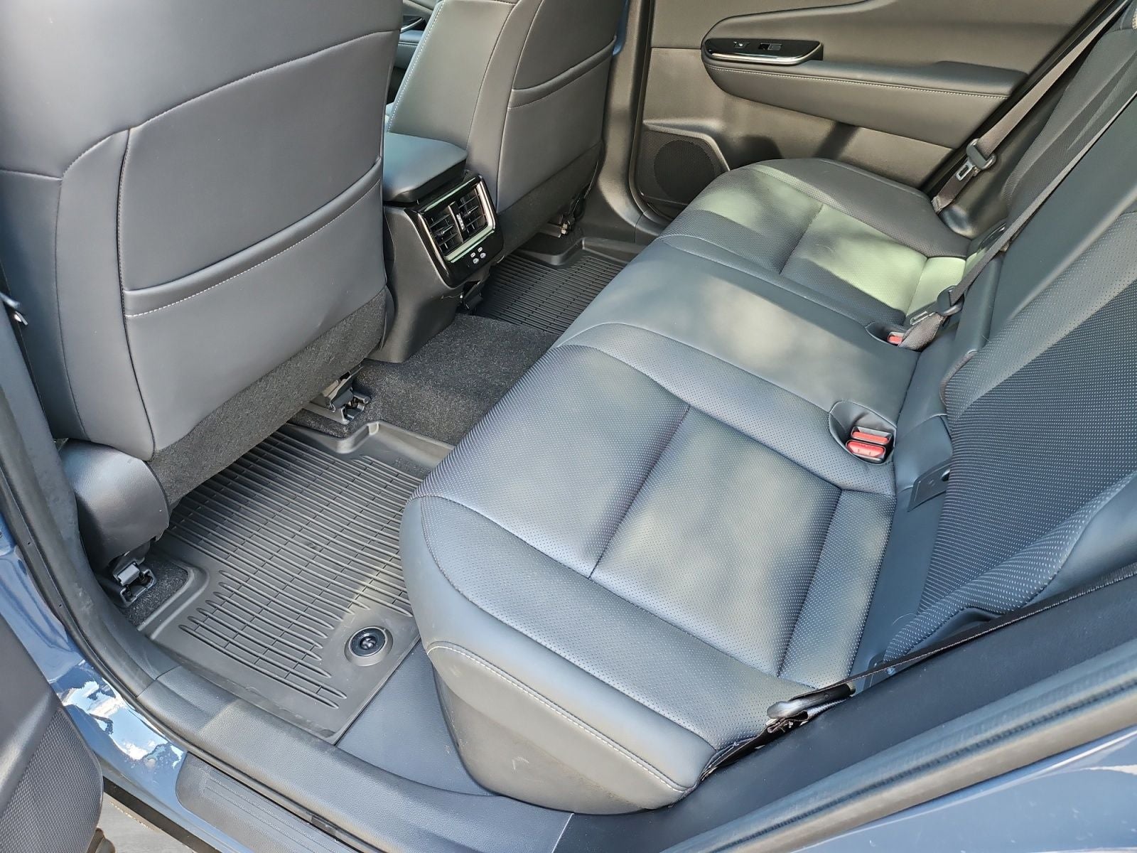 2025 Toyota Crown Signia Limited