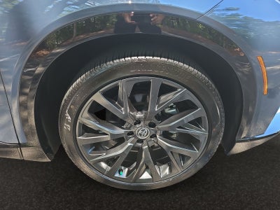 2025 Toyota Crown Signia Limited