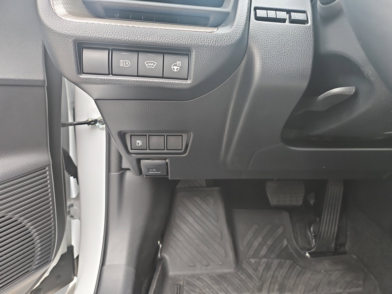 2025 Toyota Prius XLE