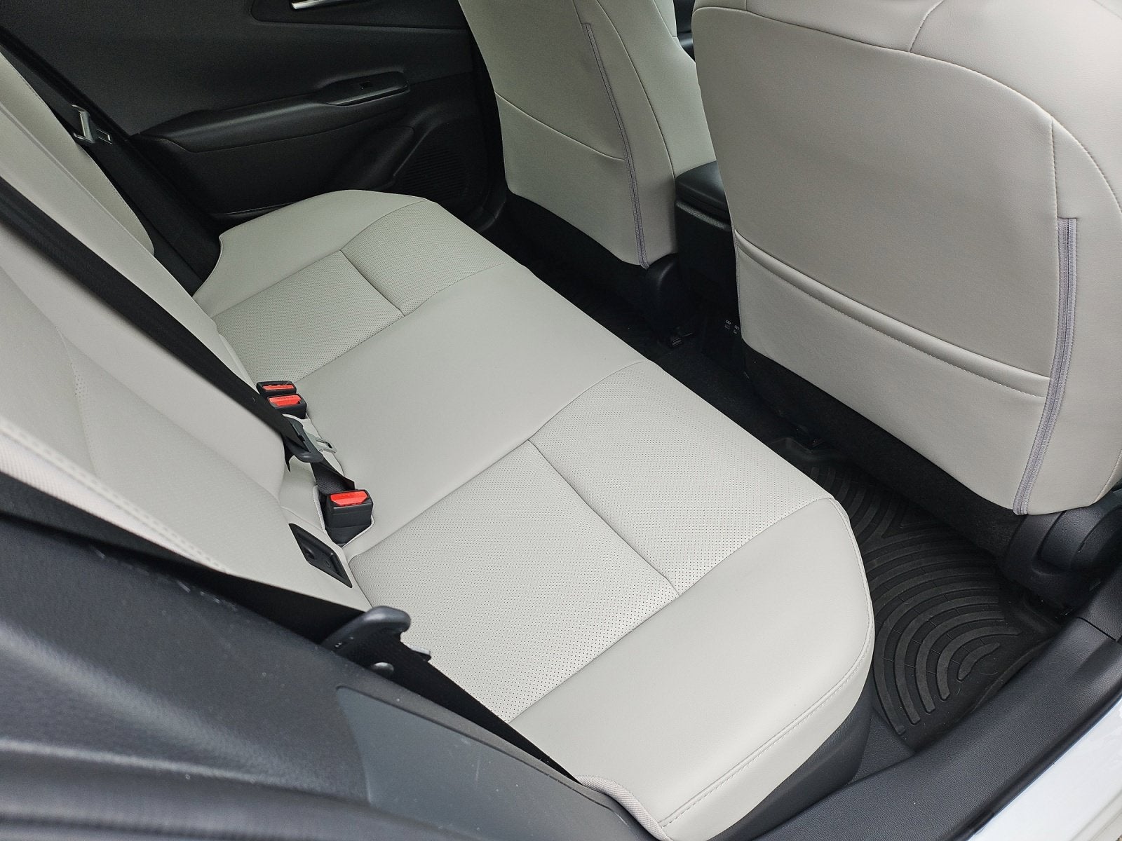 2025 Toyota Prius XLE