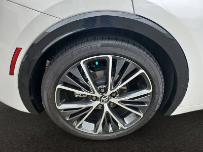 2025 Toyota Prius XLE