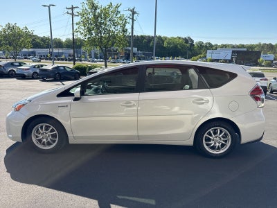 2016 Toyota Prius v Four