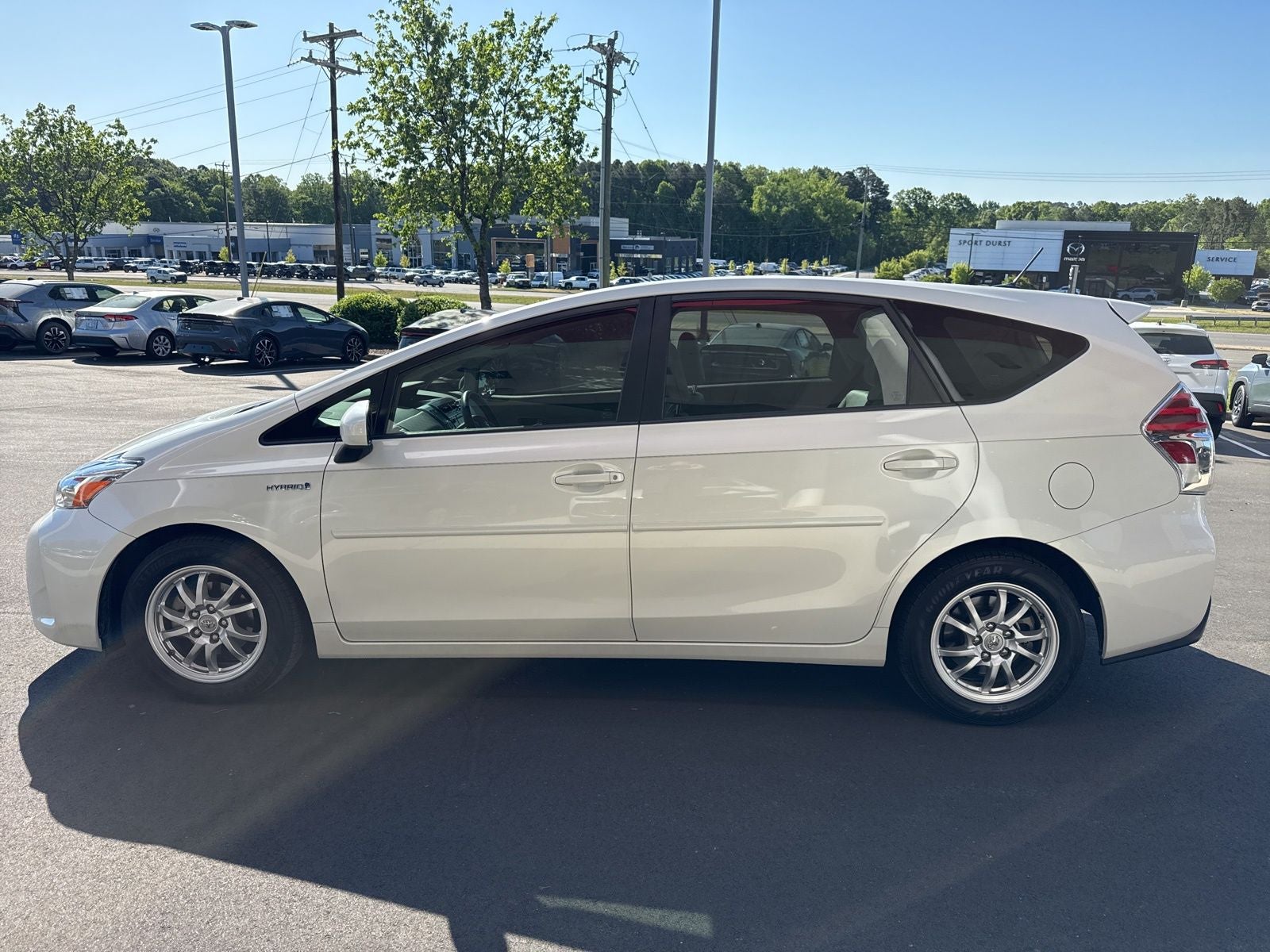 2016 Toyota Prius v Four