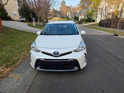 2016 Toyota Prius v Four