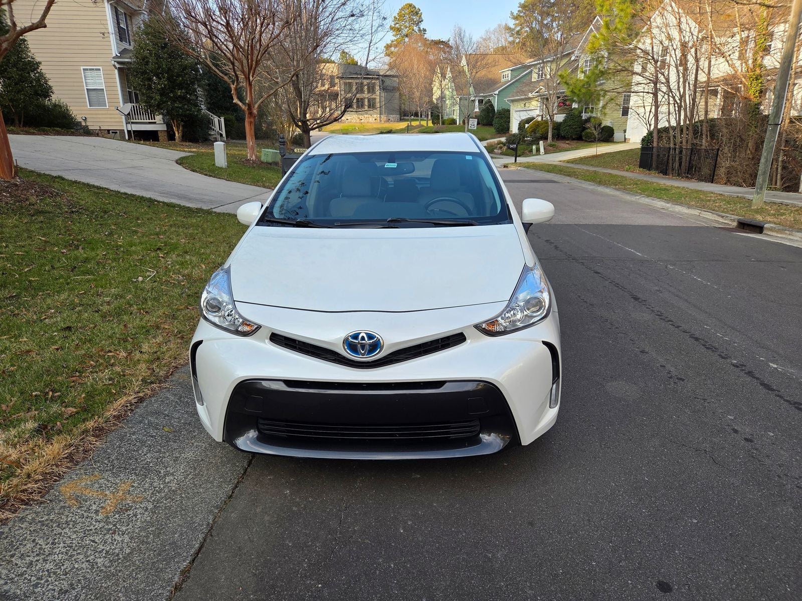 2016 Toyota Prius v Four