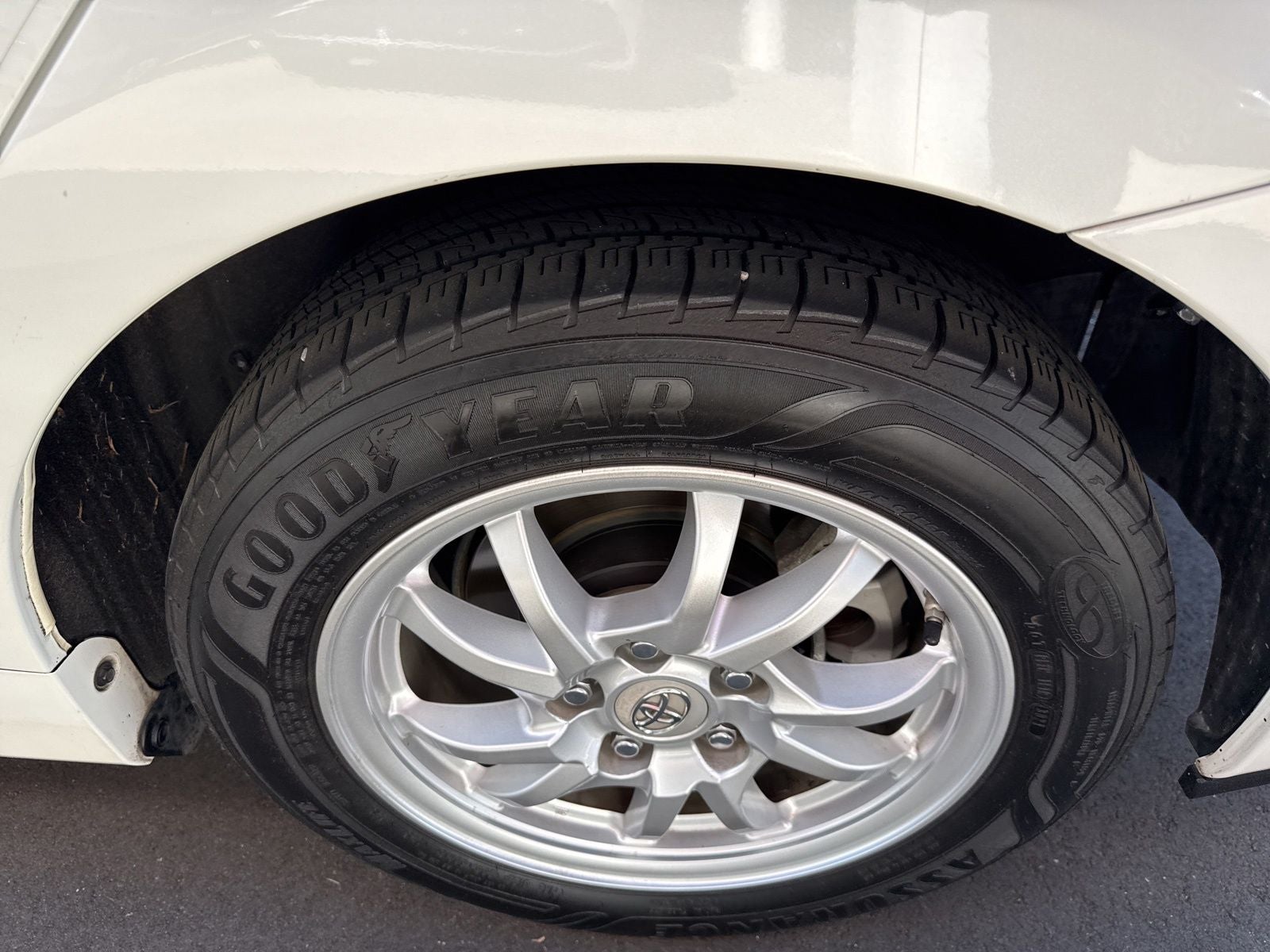 2016 Toyota Prius v Four