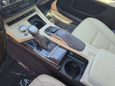 2016 Lexus ES 300h