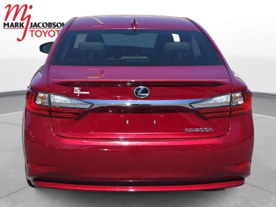 2016 Lexus ES 300h
