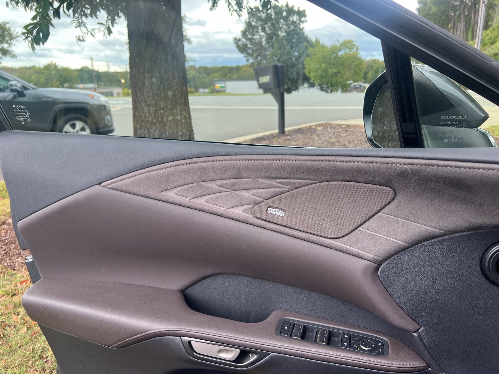 2025 Lexus RX 450h+ Luxury