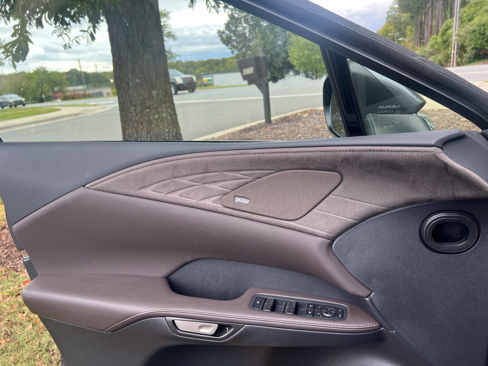 2025 Lexus RX 450h+ Luxury