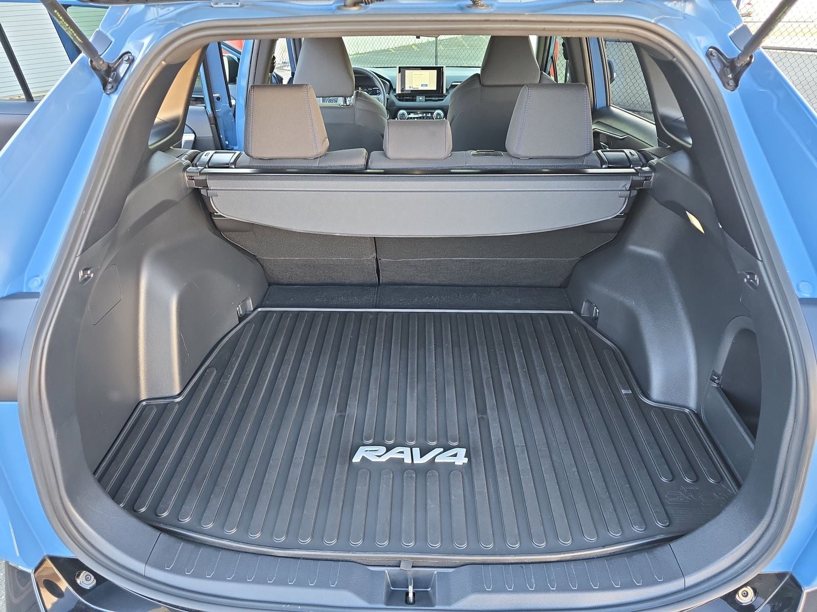 2023 Toyota RAV4 Hybrid SE