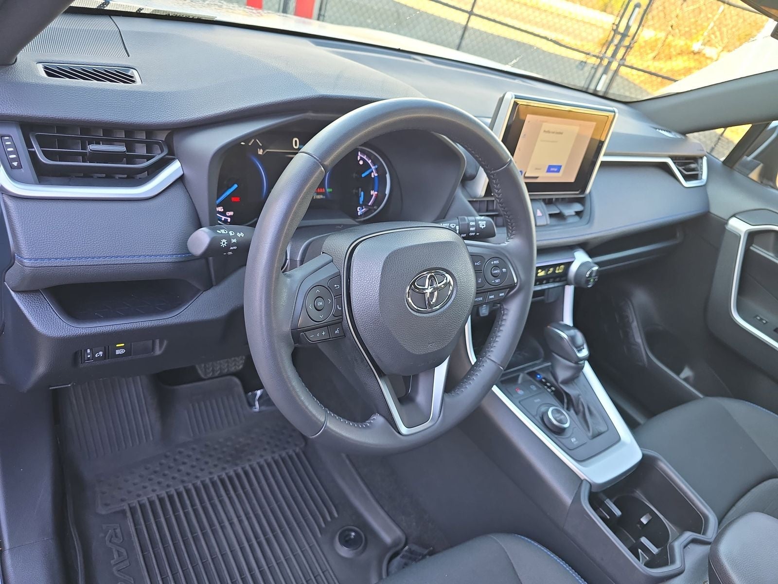 2023 Toyota RAV4 Hybrid SE