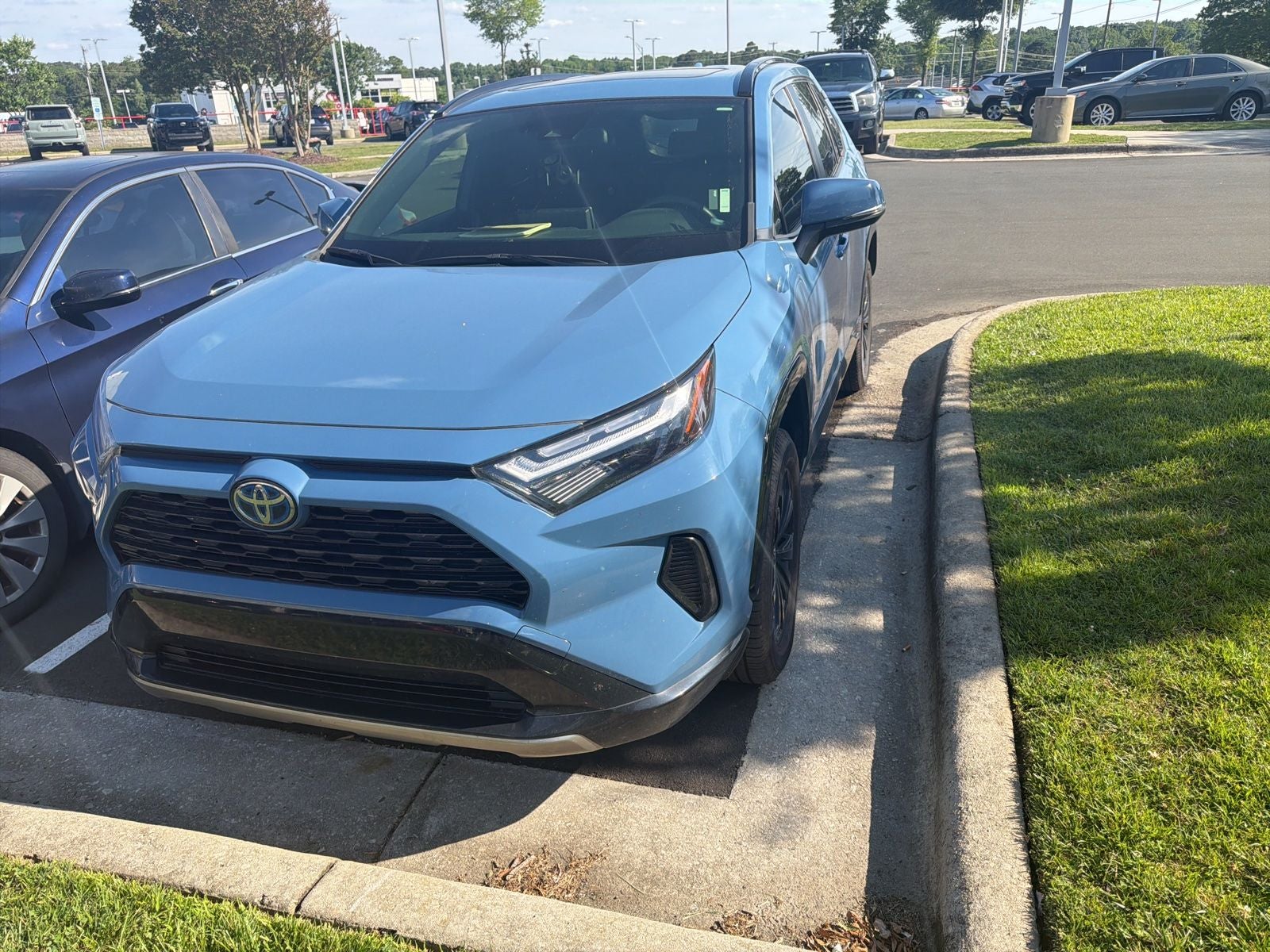 2023 Toyota RAV4 Hybrid SE