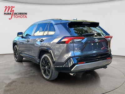 2022 Toyota RAV4 Hybrid SE