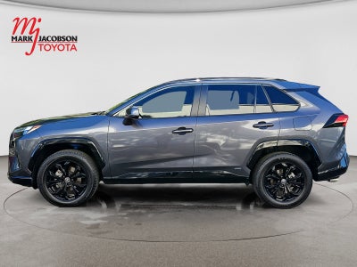 2022 Toyota RAV4 Hybrid SE