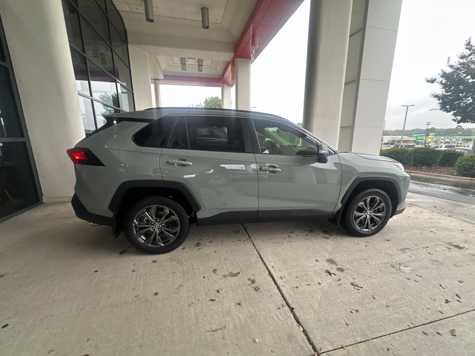 2023 Toyota RAV4 Hybrid XLE Premium