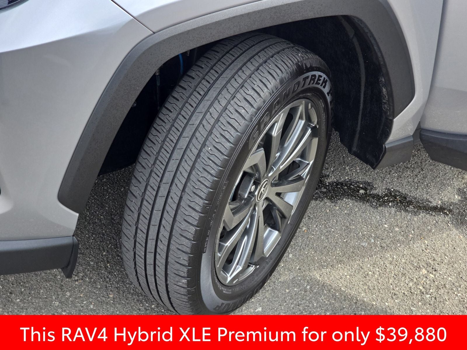 2025 Toyota RAV4 Hybrid XLE Premium