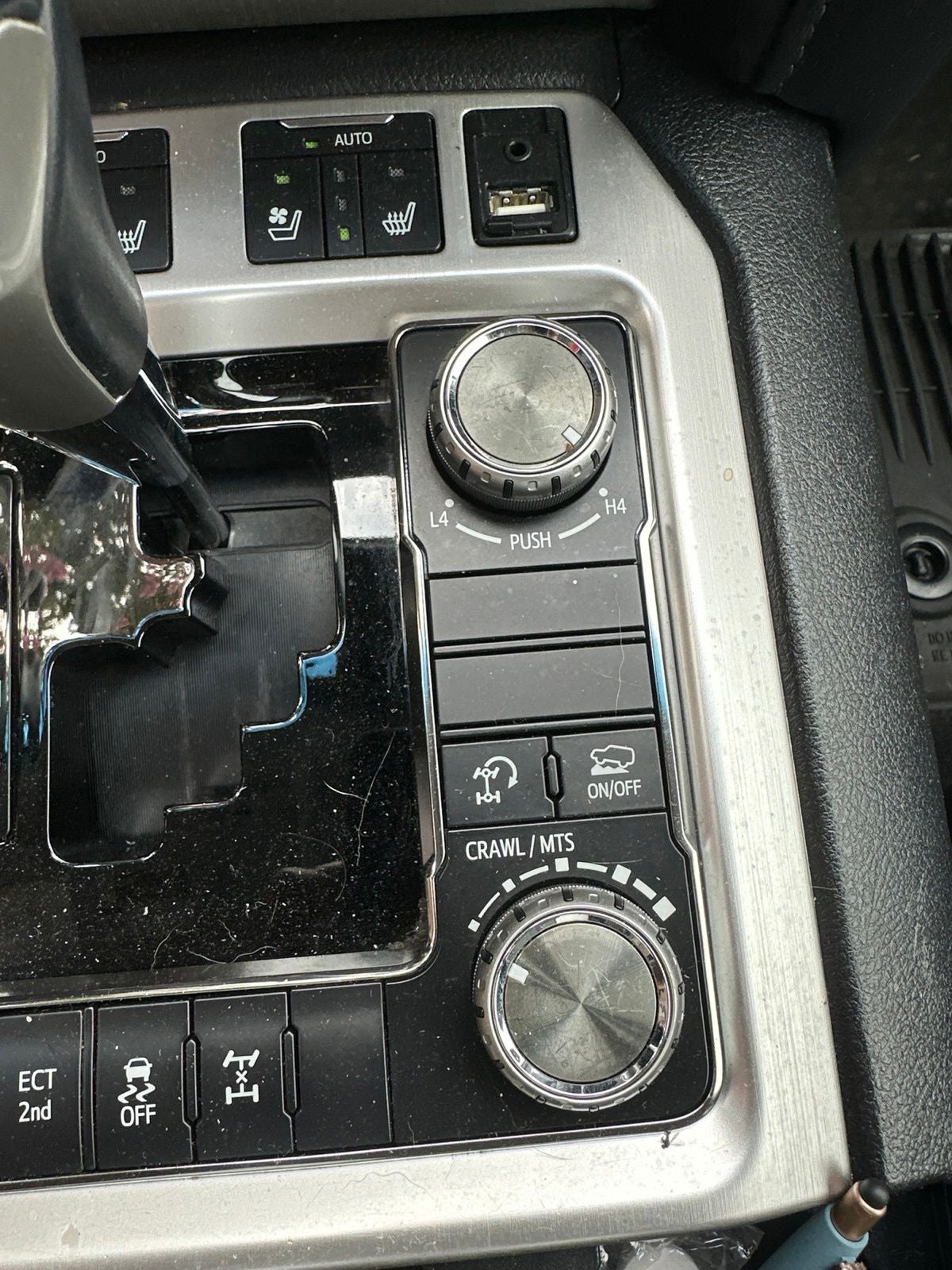 2019 Toyota Land Cruiser Base