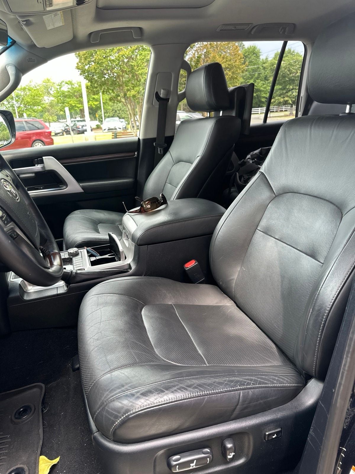 2019 Toyota Land Cruiser Base