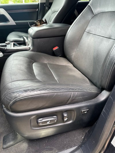 2019 Toyota Land Cruiser Base