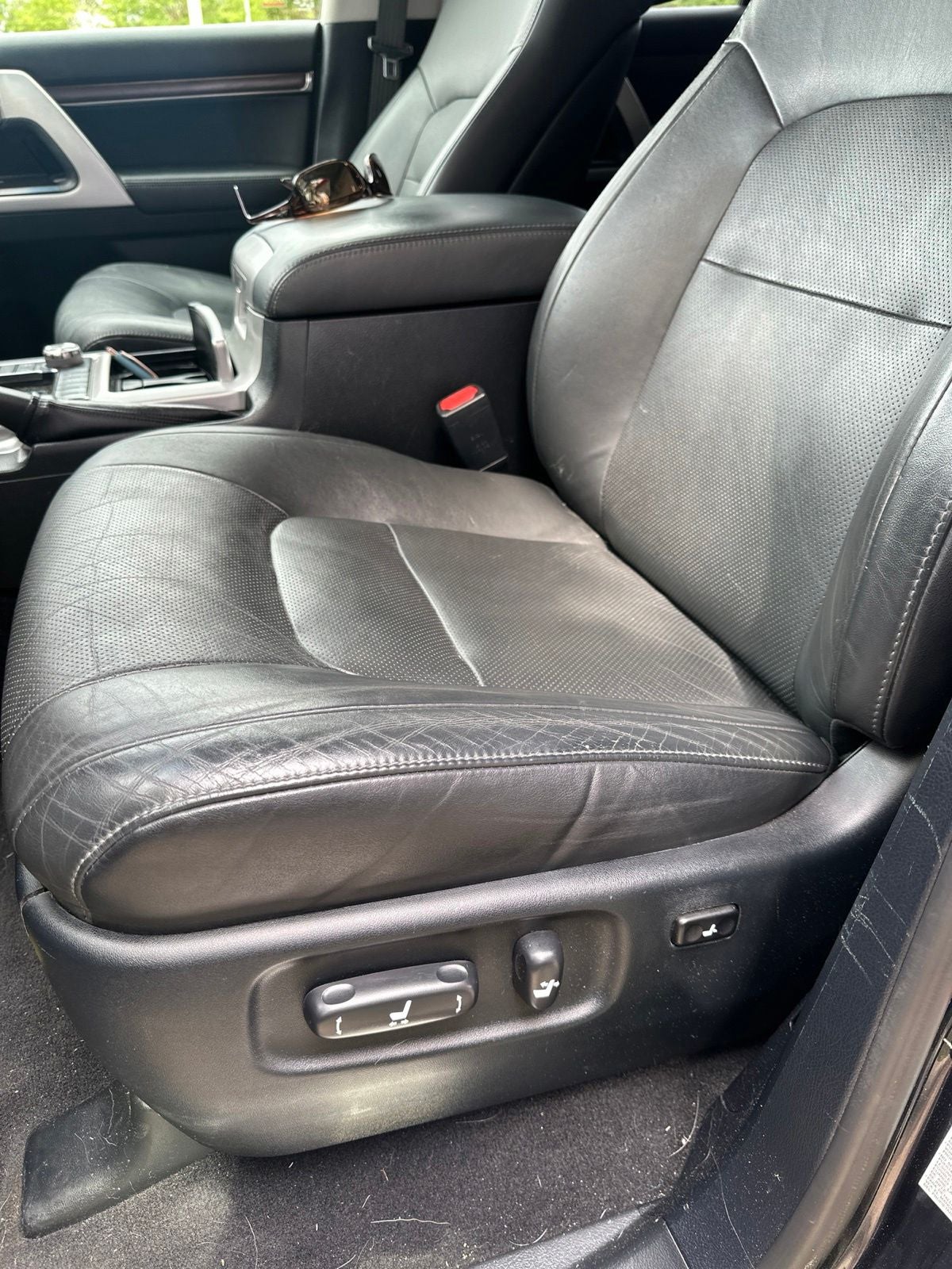 2019 Toyota Land Cruiser Base