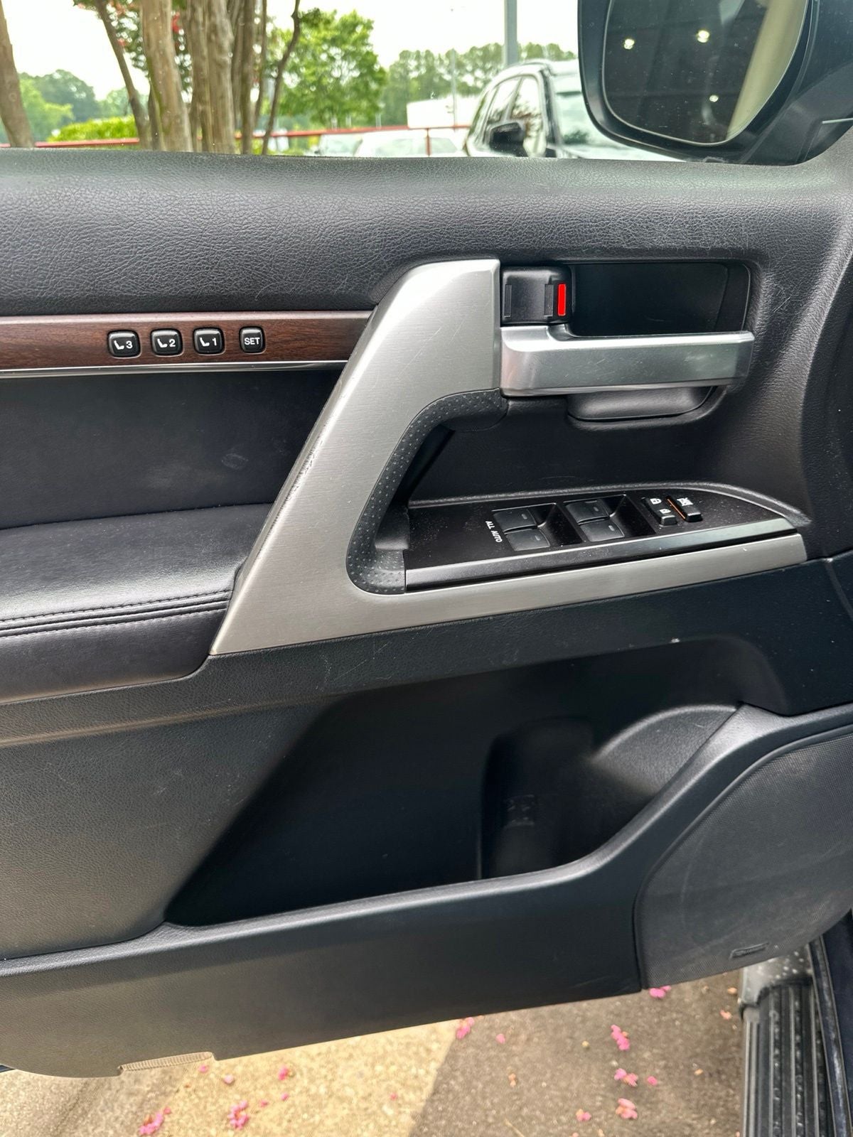 2019 Toyota Land Cruiser Base