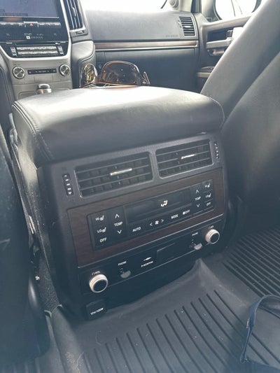 2019 Toyota Land Cruiser Base