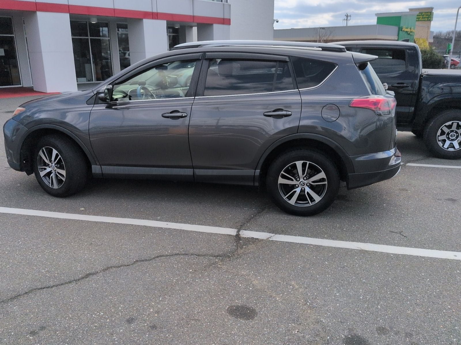 2018 Toyota RAV4 XLE