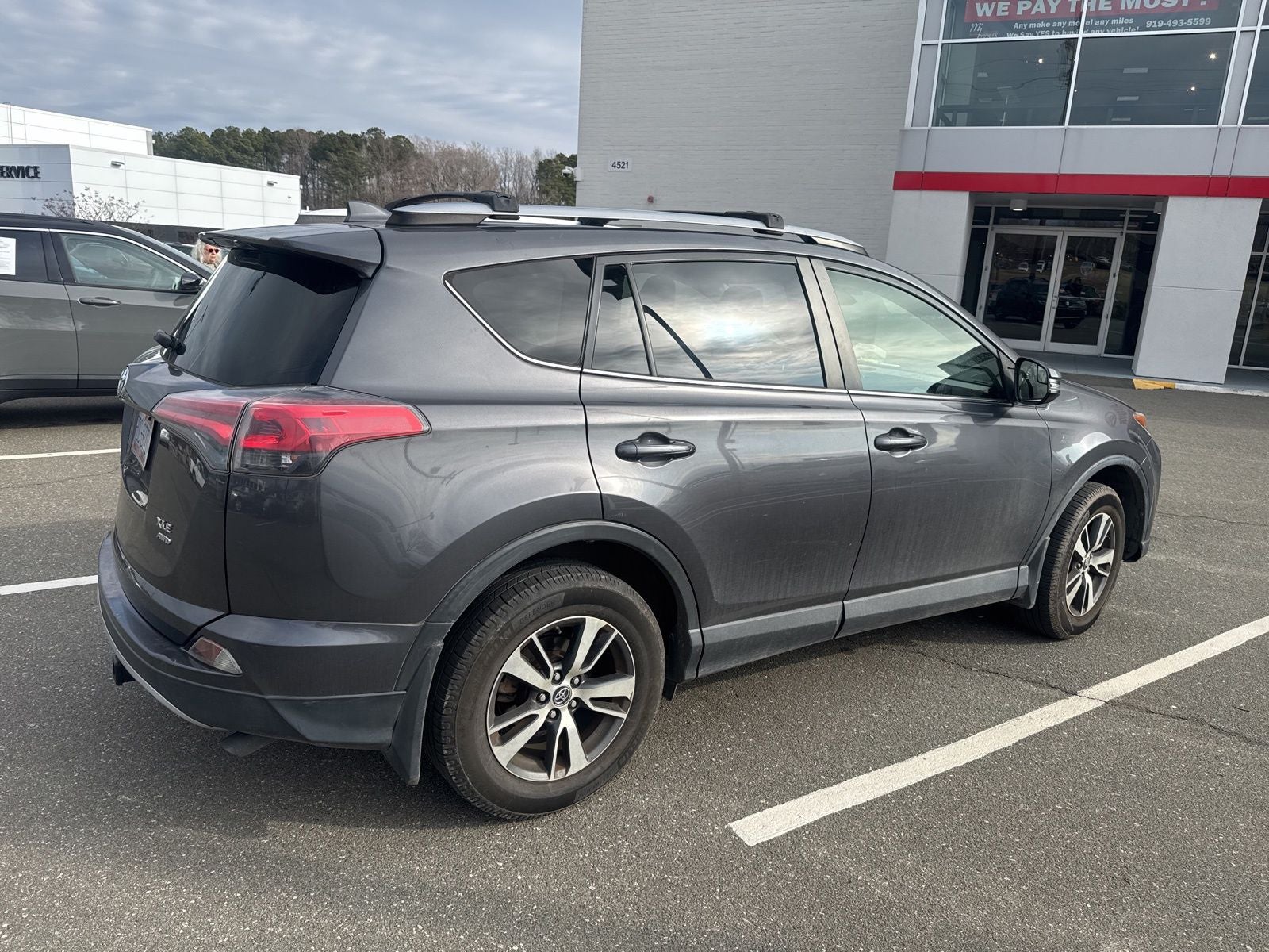 2017 Toyota RAV4 XLE