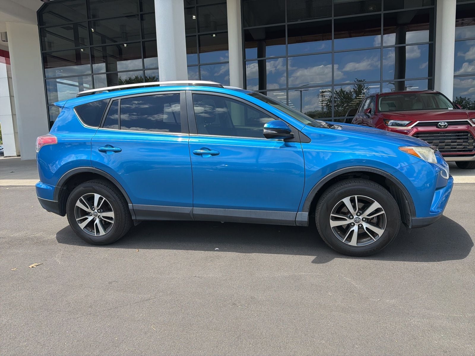 2017 Toyota RAV4 XLE