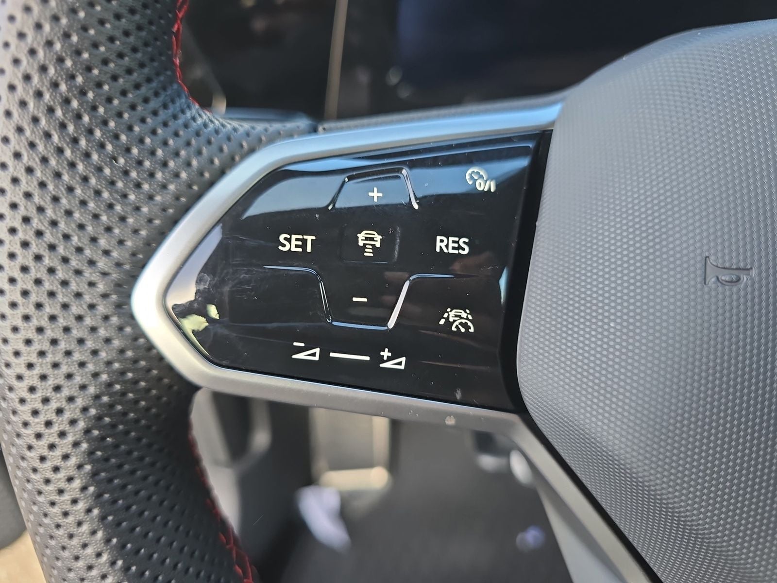 2024 Volkswagen Golf GTI Autobahn