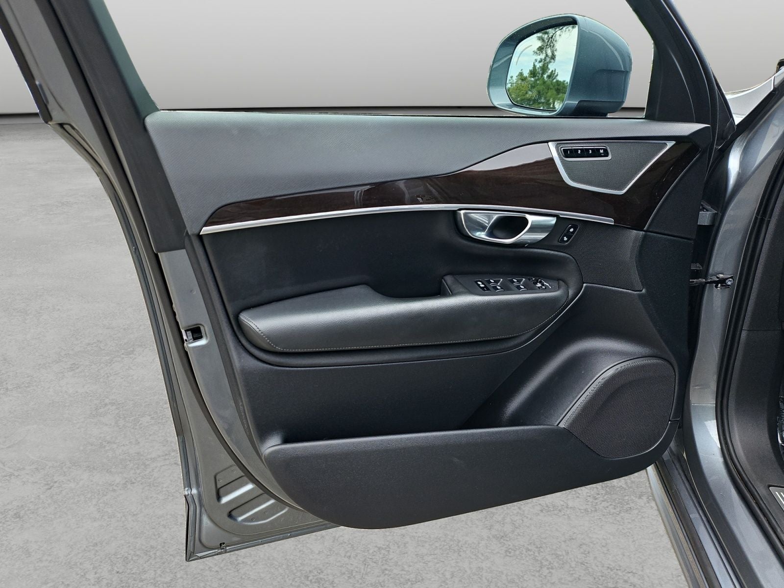 2019 Volvo XC90 T5 Momentum