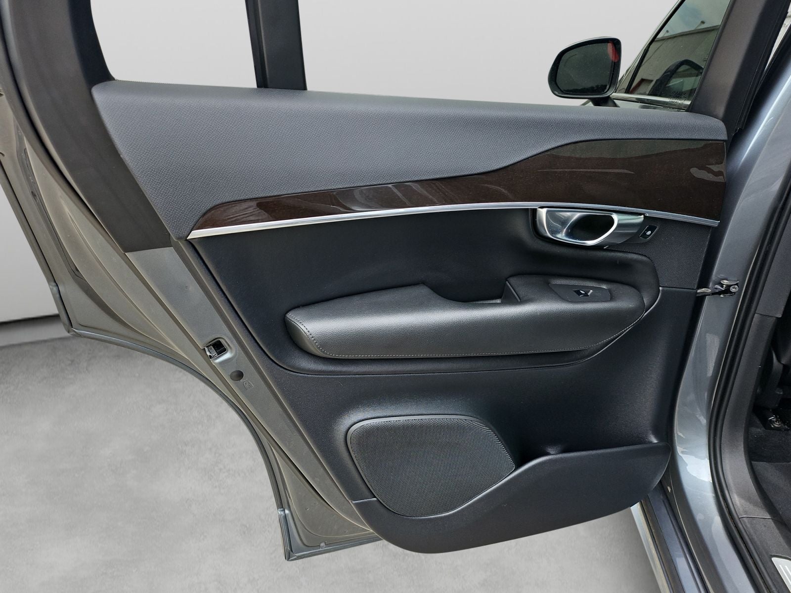 2019 Volvo XC90 T5 Momentum