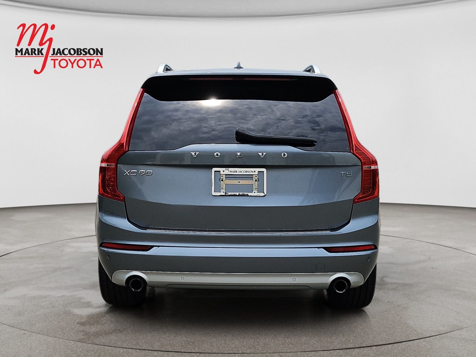 2019 Volvo XC90 T5 Momentum