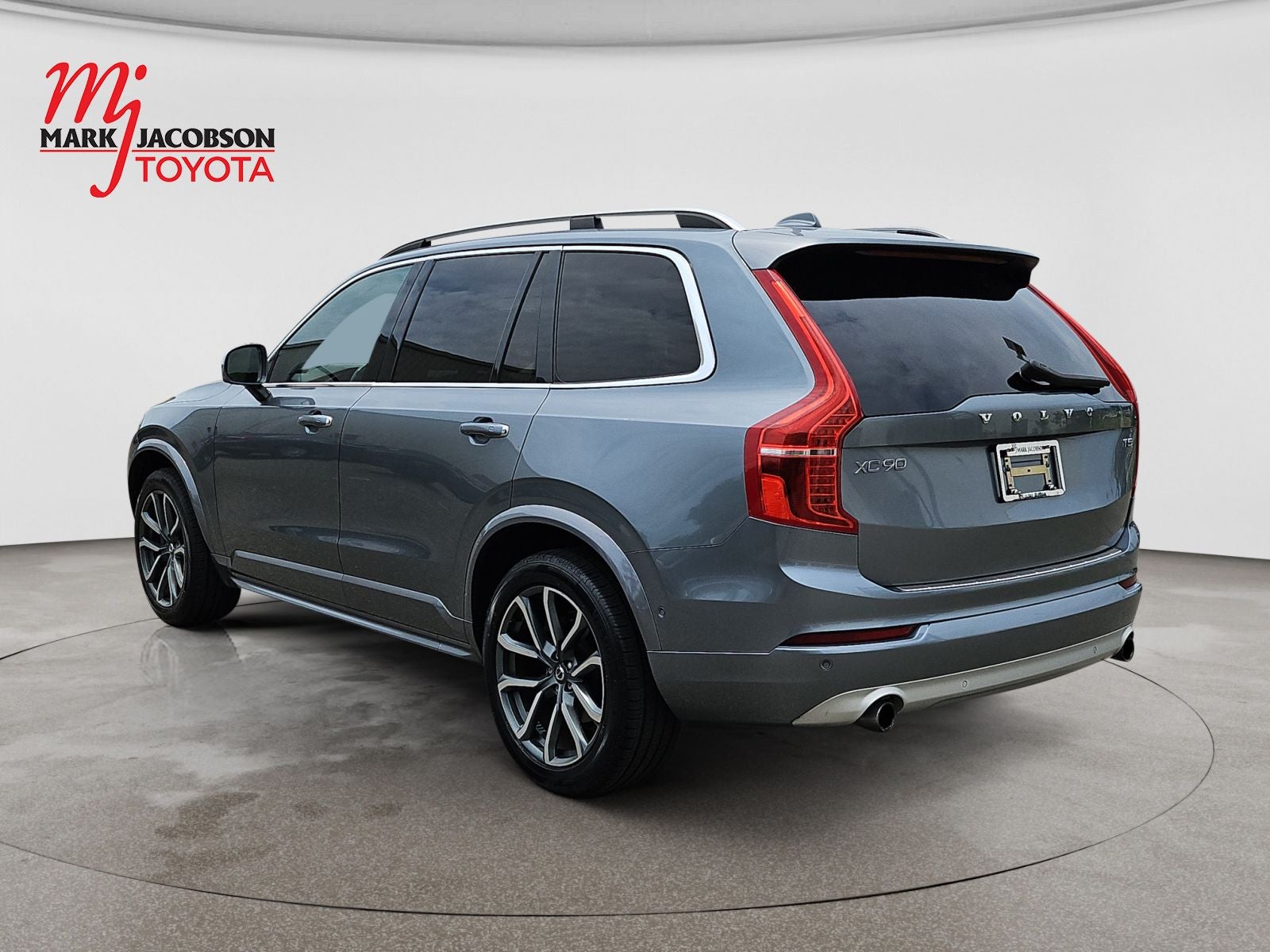 2019 Volvo XC90 T5 Momentum