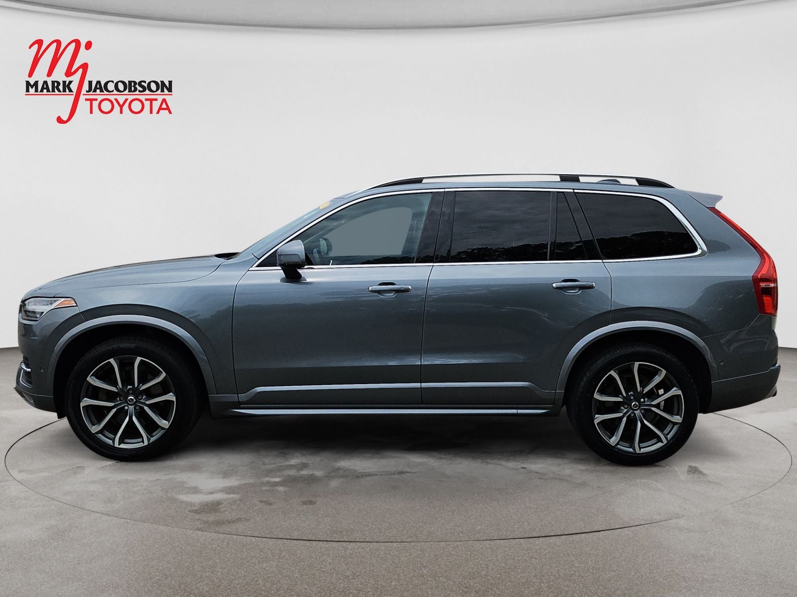 2019 Volvo XC90 T5 Momentum