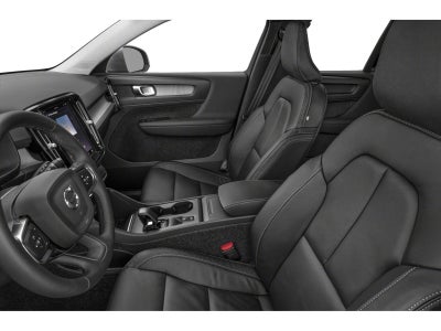 2023 Volvo XC40 B5 Plus Dark Theme
